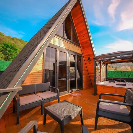 Lodge Hilltop 3